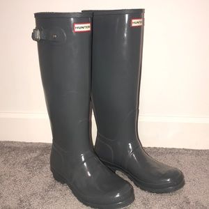 women’s grey hunter rain boots